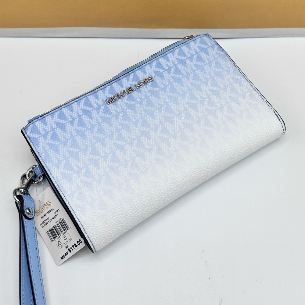 MICHAEL KORS 
Jet Set Large Ombré Logo Wristlet Lt Sky - Picture 14 of 16